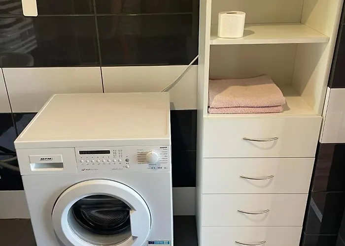 Kawalerki W Srodmiesciu 1 *